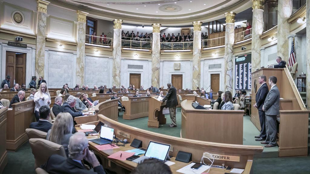 019-02-28_House Session_Cover_3K0A7287-Pano_1600px.jpg
