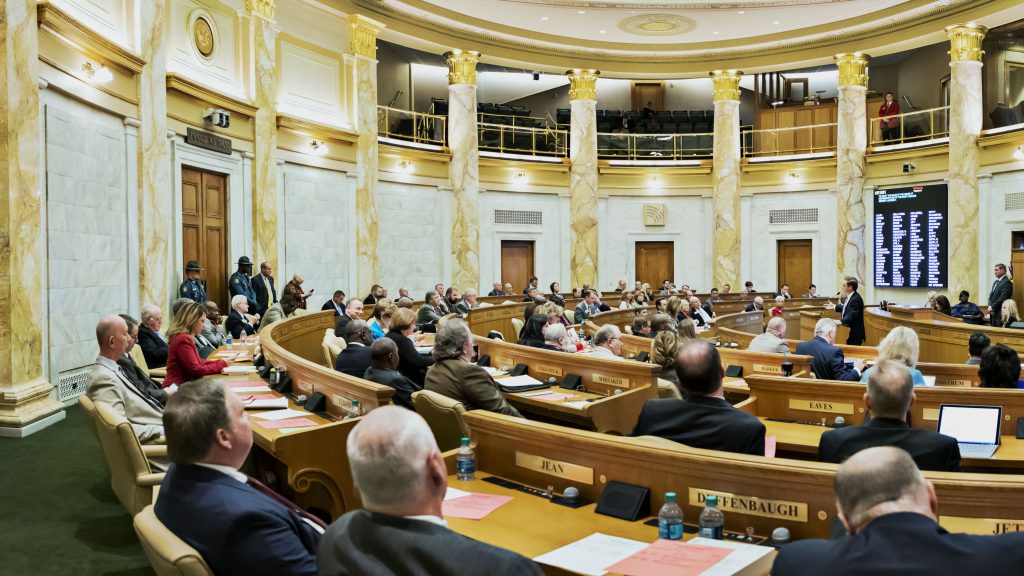 2019-01-23_House-Session_3K0A5629-Pano-1.jpg